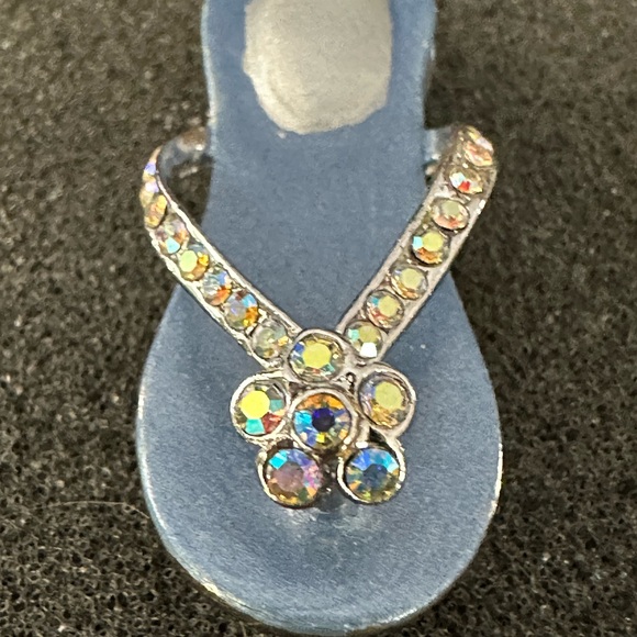Lady Remington, Vintage Lia Sophia, Blue Flip Flop Pin w/AB Crystals.Silver Tone - Picture 4 of 12